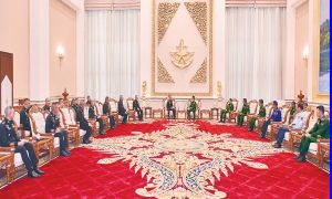 နိုင်ငံတော်လုံခြုံရေးနှင့်အေးချမ်းသာယာရေးကော်မရှင်ဥက္ကဋ္ဌ တပ်မတော်ကာကွယ်ရေးဦးစီးချုပ် ဗိုလ်ချုပ်မှူးကြီး မင်းအောင်လှိုင် ထိုင်းဘုရင့်တပ်မတော်ကာကွယ်ရေးဦးစီးချုပ် ဦးဆောင်သည့် ကိုယ်စားလှယ်အဖွဲ့အား လက်ခံတွေ့ဆုံ (၁၉-၃-၂၀၂၆)