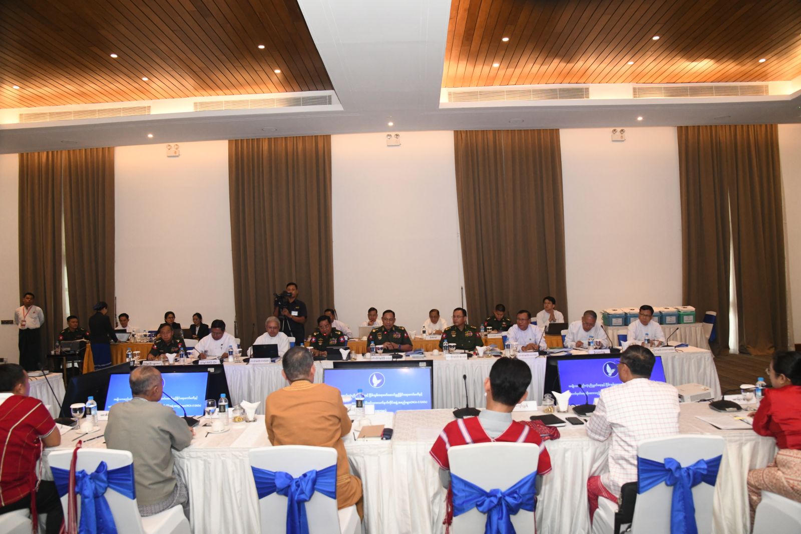 You are currently viewing NSPNC နှင့် NCA-S EAOs ဆွေးနွေးညှိနှိုင်းရေးအဖွဲ့တို့ အလွတ်သဘော တွေ့ဆုံဆွေးနွေးပွဲ ဒုတိယနေ့ ဆက်လက်ကျင်းပ
