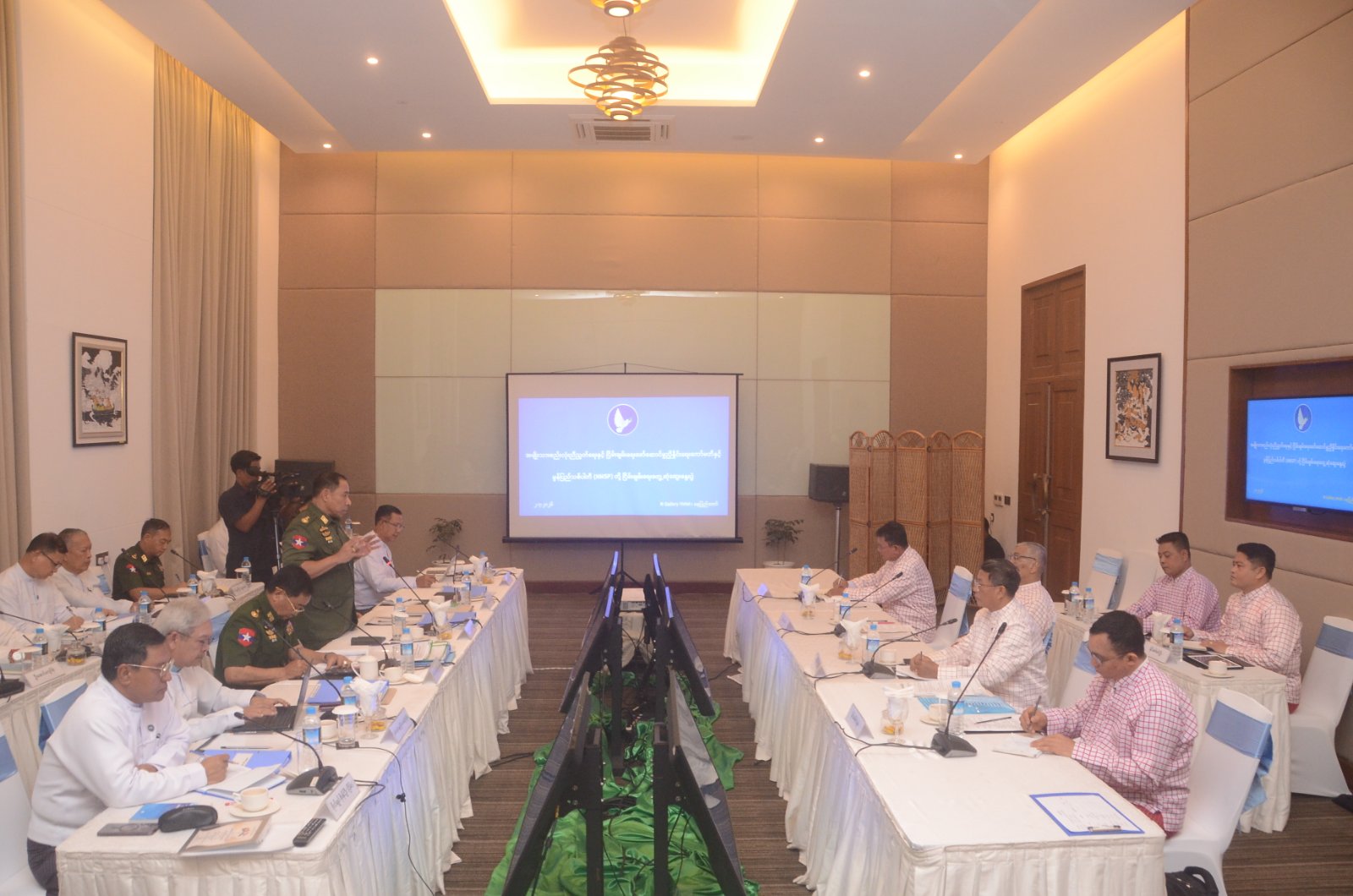 You are currently viewing အမျိုးသားစည်းလုံးညီညွတ်ရေးနှင့် ငြိမ်းချမ်းရေးဖော်ဆောင်မှုညှိနှိုင်းရေးကော်မတီနှင့် မွန်ပြည်သစ်ပါတီ(NMSP)တို့ တွေ့ဆုံဆွေးနွေး (၂-၇-၂၀၂၆)