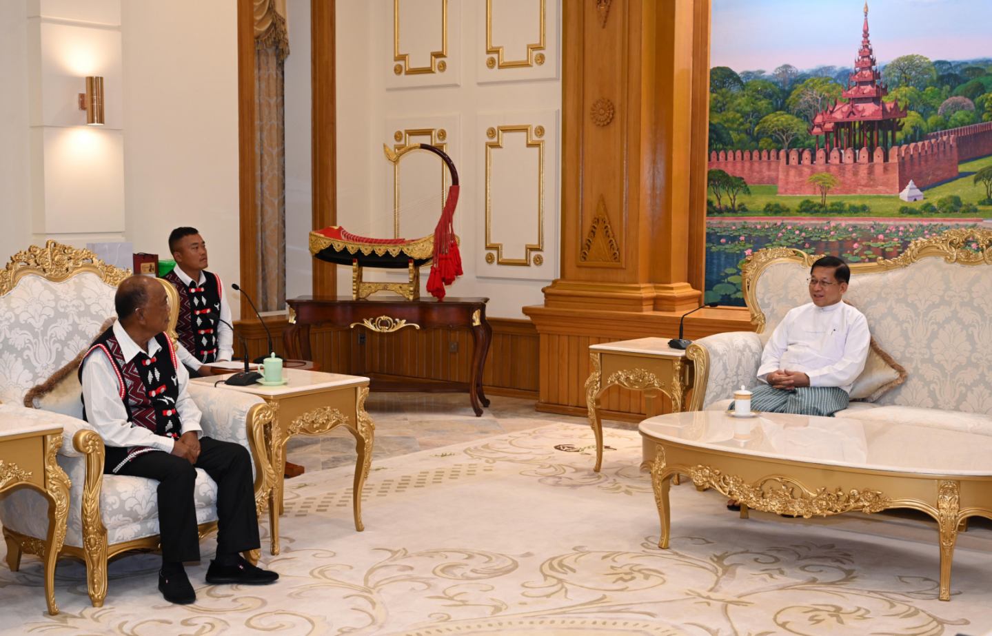 You are currently viewing ပြည်ထောင်စုသမ္မတမြန်မာနိုင်ငံတော် နိုင်ငံတော်သမ္မတ ဦးမင်းအောင်လှိုင်ထံသို့ “ဝ”ပြည်သွေးစည်းညီညွတ်ရေးပါတီ(UWSP)မှ ဒုတိယဥက္ကဋ္ဌ ဦးကျောက်ကော်အန်း ဦးဆောင်သည့် ကိုယ်စားလှယ်အဖွဲ့က လာရောက်ဂါရဝပြုတွေ့ဆုံ (၄-၈-၂၀၂၆)